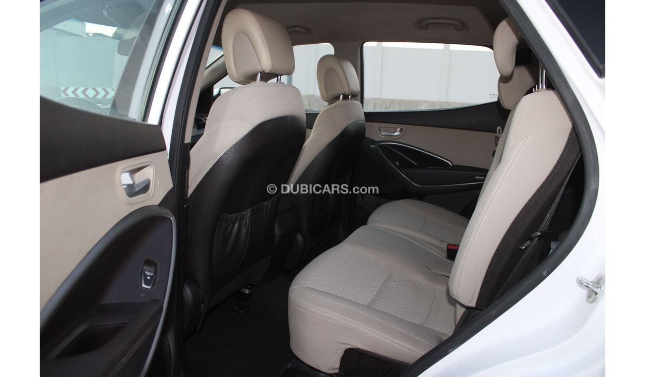 هيونداي سانتا في هيونداي سانتافي 2016 خليجي رقم 2 بحالة ممتازة بدون حوادث نظيفه جدا من الداخل والخارج