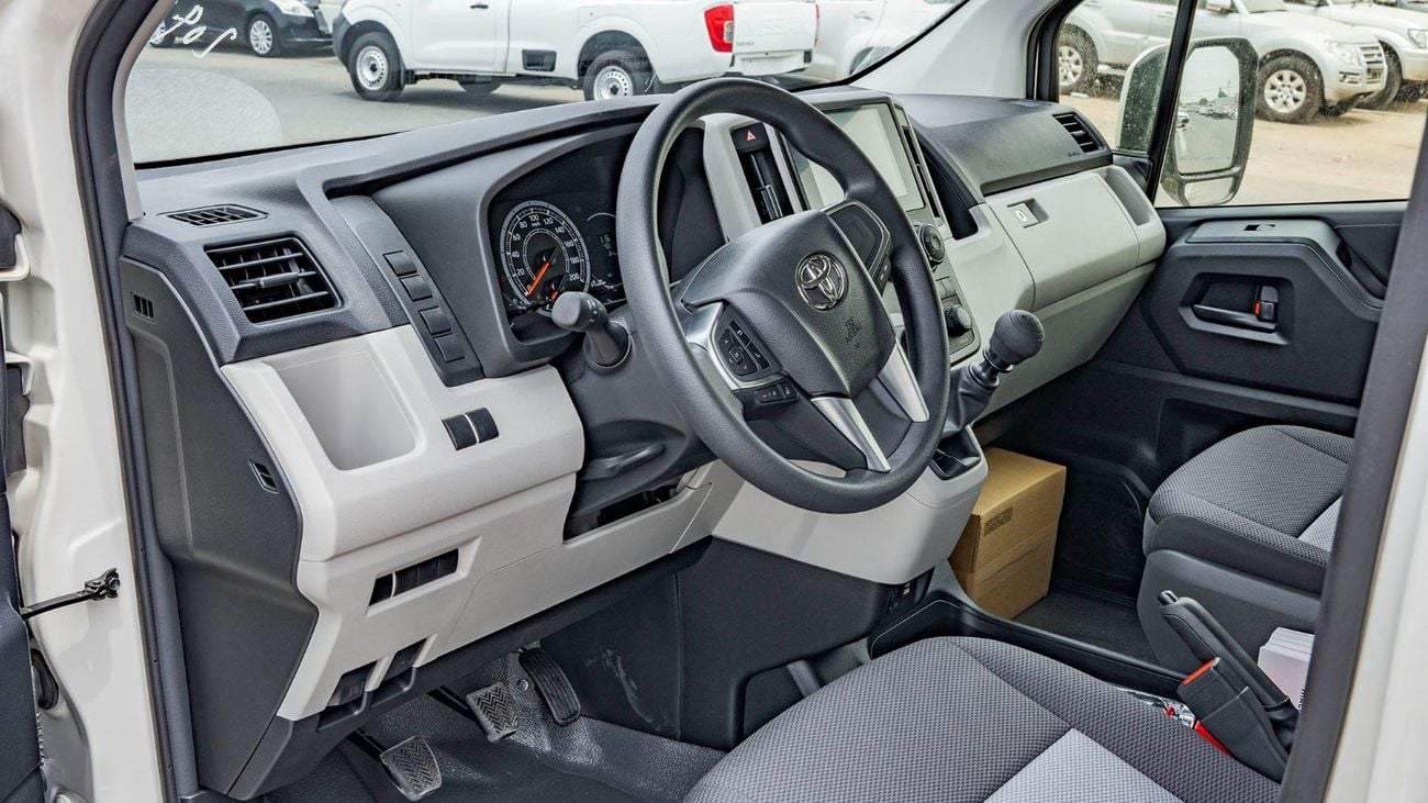 تويوتا هاياس DX 2026 Toyota Hiace DX 3.5L AT Petrol (13 Seat)