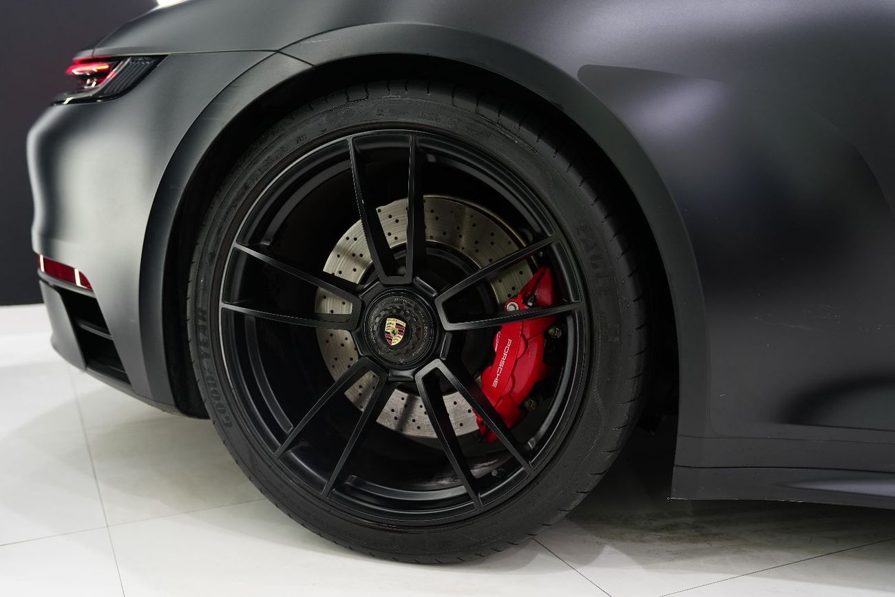 بورش 911 Carrera GTS 3.0L (450 HP) Convertible Bose Audio, Sport Chrono Package, Al Nabooda Warranty!!