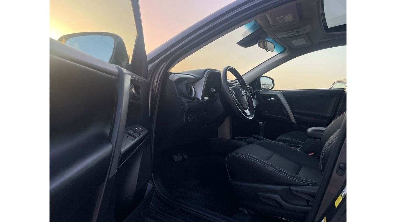 Toyota RAV4 2018 Toyota Rav4 2.5L V4 - Push Start and Auto Trunk Full Option With 2 keys -