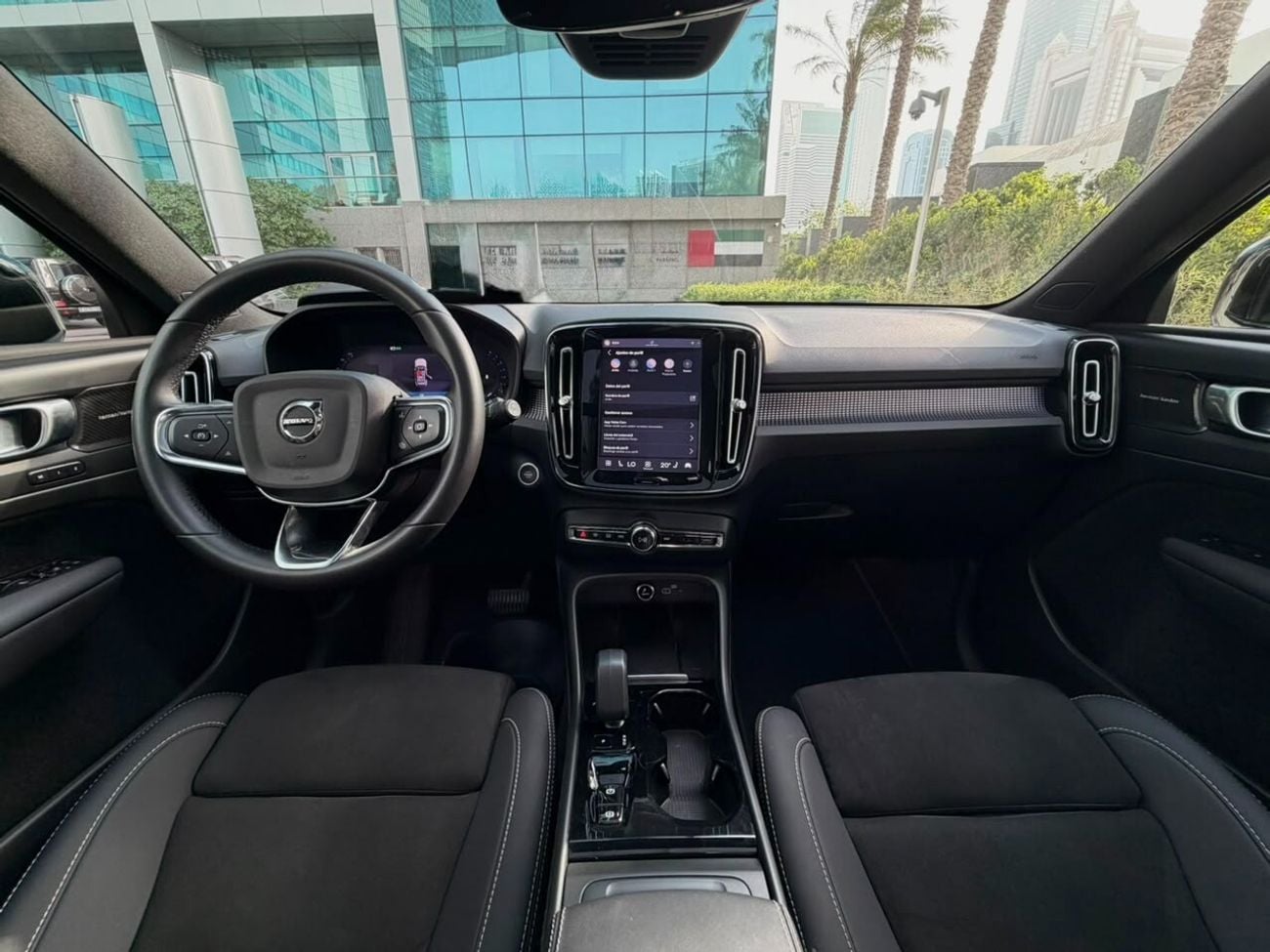 Volvo XC40 R DESIGN