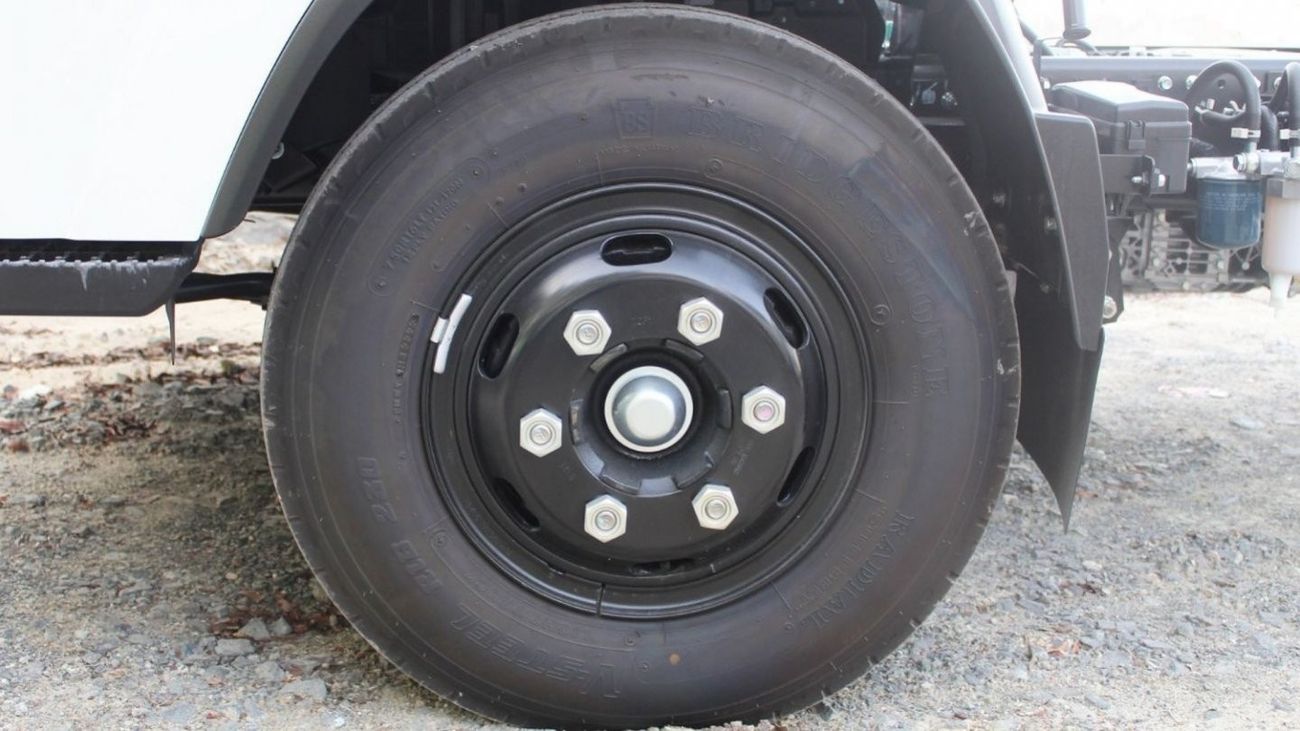 Isuzu NPR 71L 4.6L LWB Cab Chassis MT 2023YM