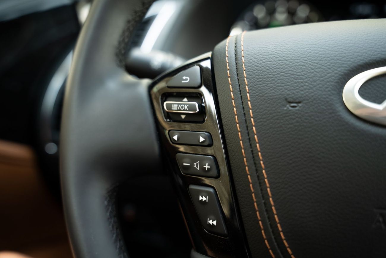 إنفينيتي QX80 Luxury 5.6L