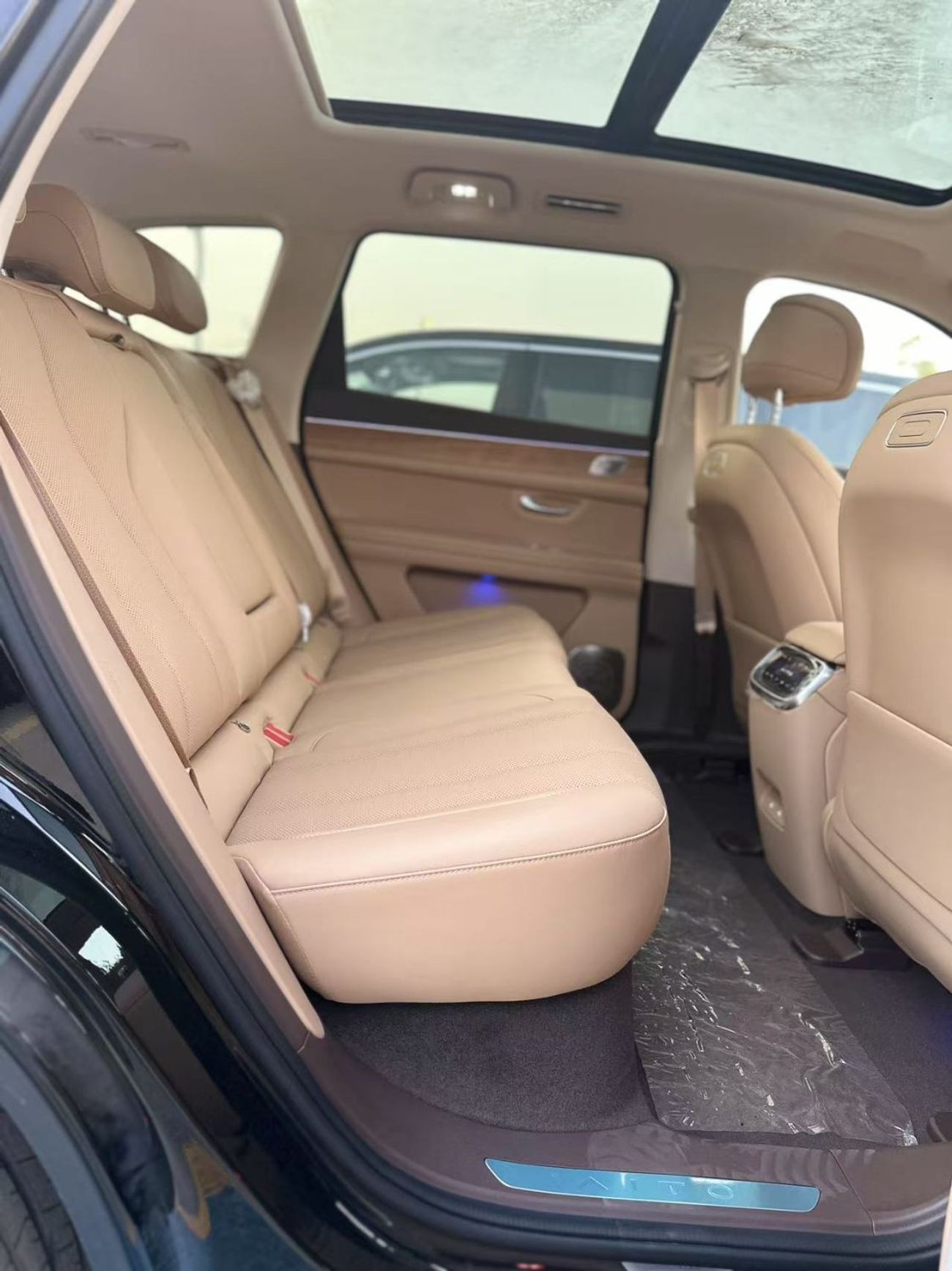 آيتو 7 AITO M7 PLUS, 4WD, Chinese version