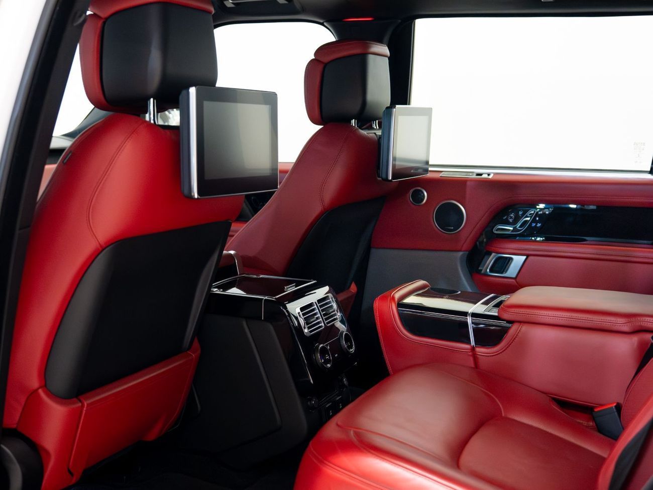 Land Rover Range Rover Autobiography LWB 5.0L FULL-SIZE LUXURY SUV | LONG WHEEL BASE | MORE LEGROOM & COMFORT | FULL OPTION