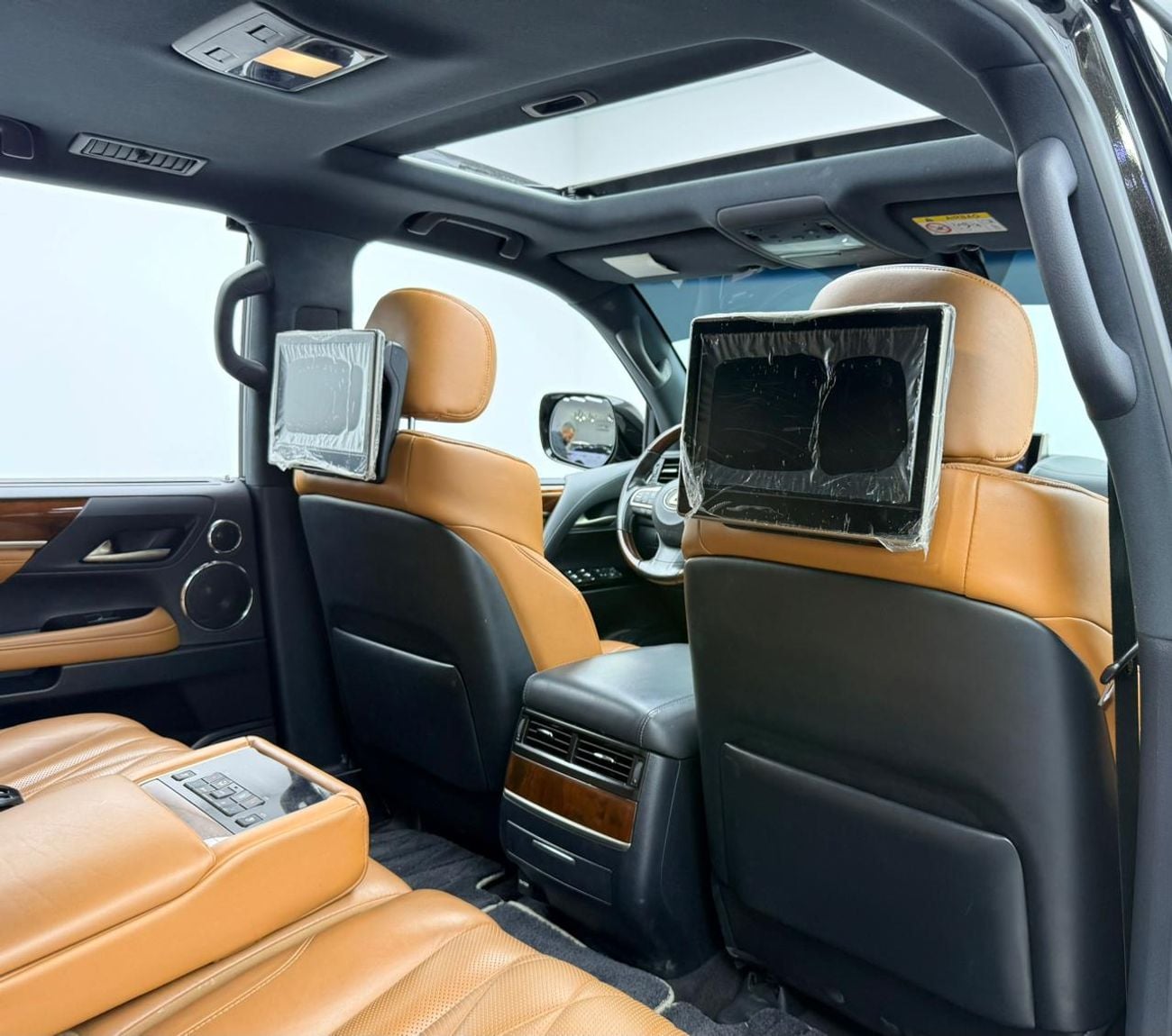 Lexus LX570 2021 Lexus LX570 S Black Edition, Full Lexus Service History, Fully Loaded, Excellent Condition, GCC