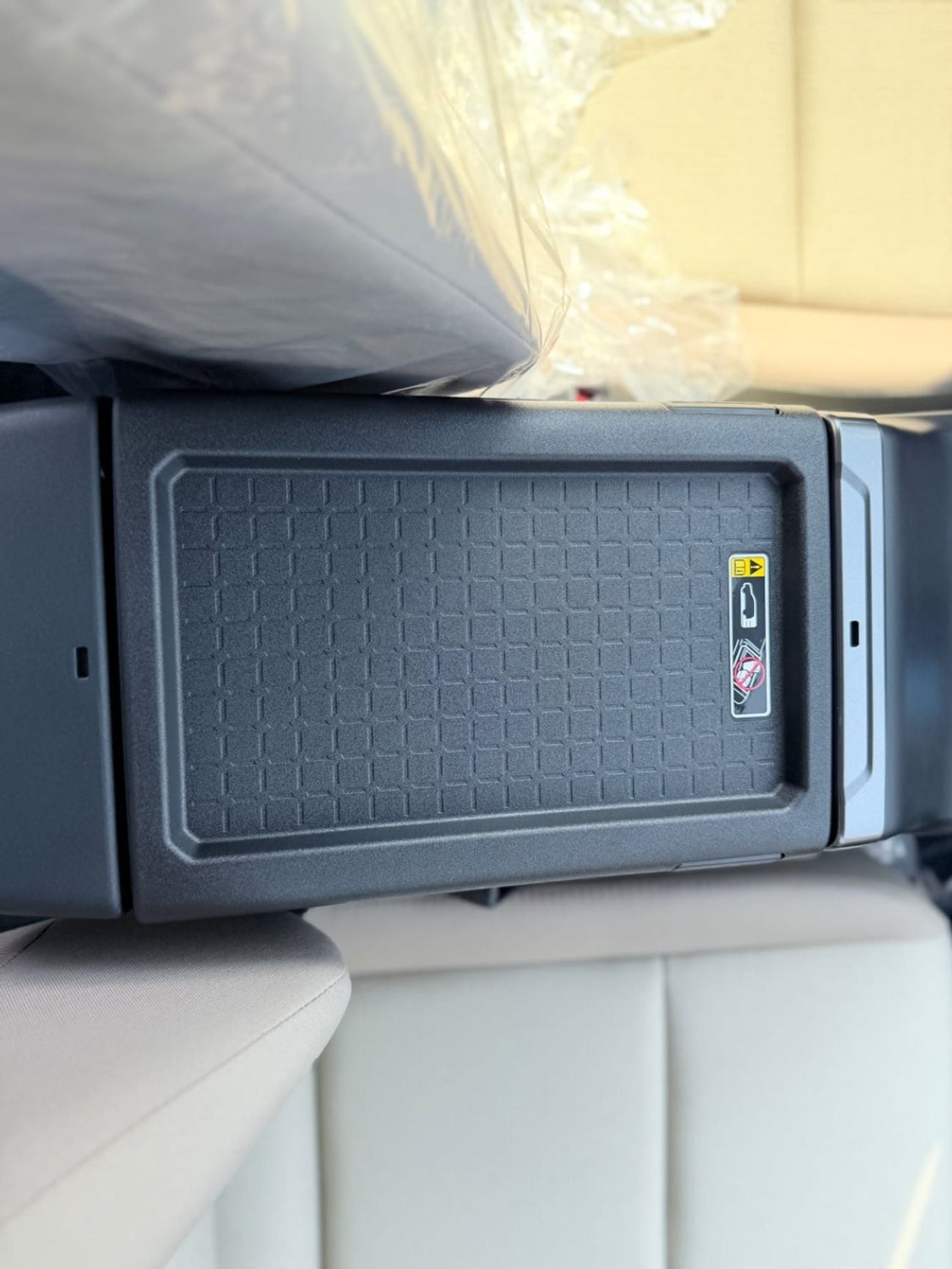 تويوتا راف ٤ XLE * الموديل: تويوتا RAV4 2026 * المحرك: 2.0 لتر بنزين * نوع الوقود: بنزين - يورو 4 * نظام الدفع: دفع ر