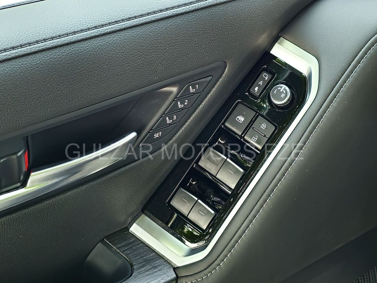 تويوتا لاند كروزر TOYOTA LC300 PETROL 3.5L VXR - Z - RADAR - FULLY LOADED - 2025 MODEL - BLACK INSIDE BLACK/RED - OMAN