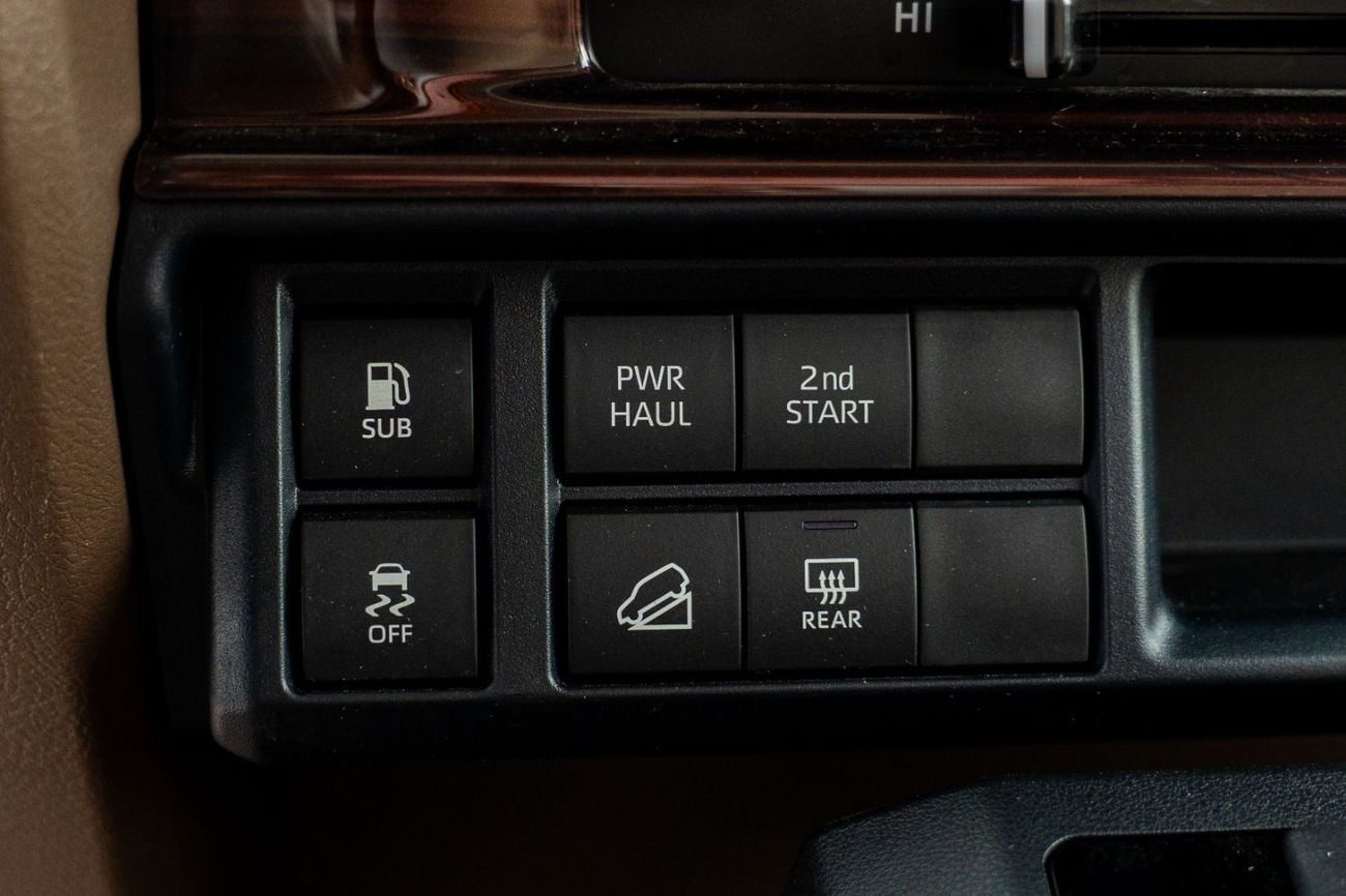 Toyota Land Cruiser Toyota Land Cruiser 78LC78 4.0L V6 Hardtop Ambulance manual