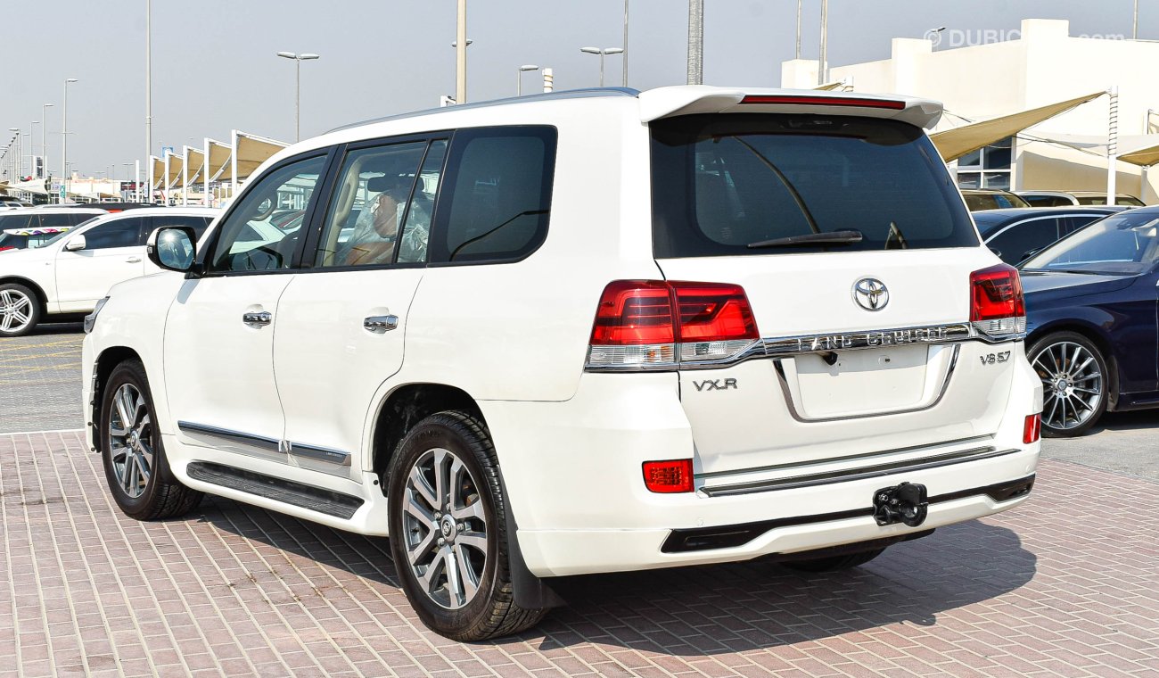 Toyota Land Cruiser VXR V8 With VXR 5.7 Facelift to 2020