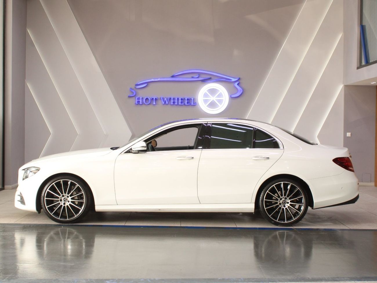 مرسيدس بنز E300 - 2020 MB E300 AMG KIT