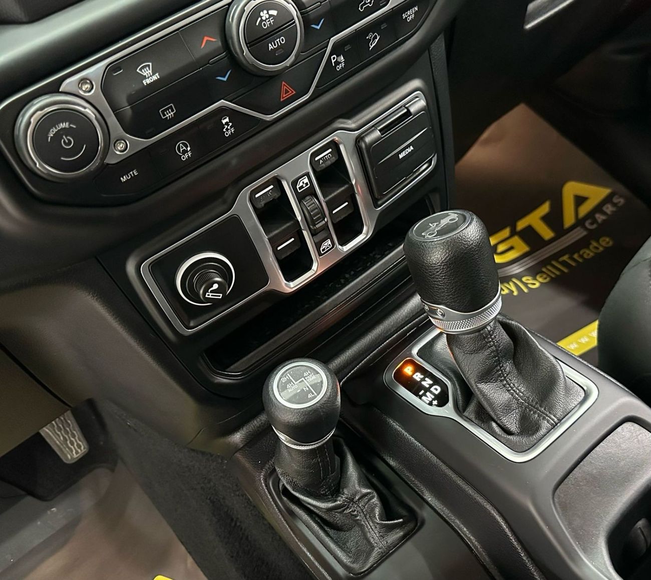 Jeep Wrangler 2018 Jeep Wrangler Unlimited Sport, Full Service History, Excellent Condition, GCC