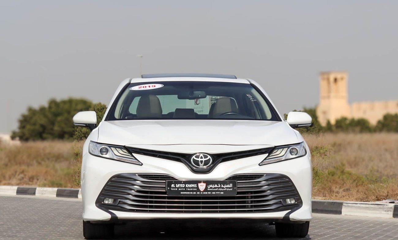 تويوتا كامري SE+ 2.5L Toyota Camry 2019 GCC full option v6 original paint without accidents in excellent conditio