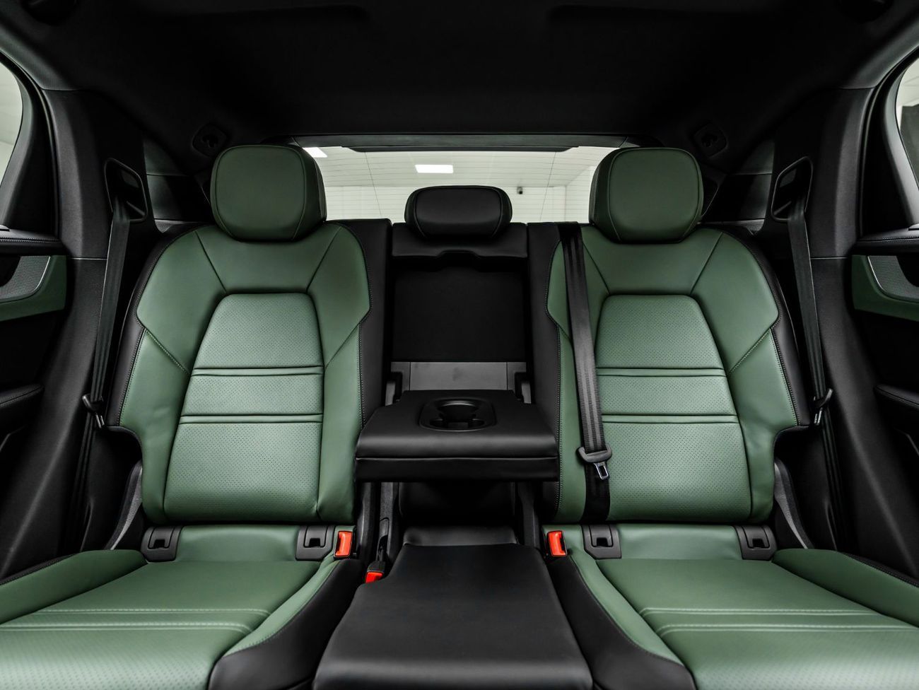 Porsche Cayenne Base Coupe 2025 Porsche Cayenne Coupe, March 2027 Porsche Warranty, Low KMs, GCC