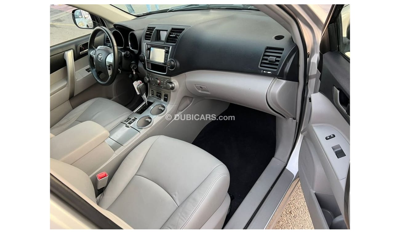 Toyota Highlander 2013 TOYOTA HIGHLANDER / AWD / FULL OPTION