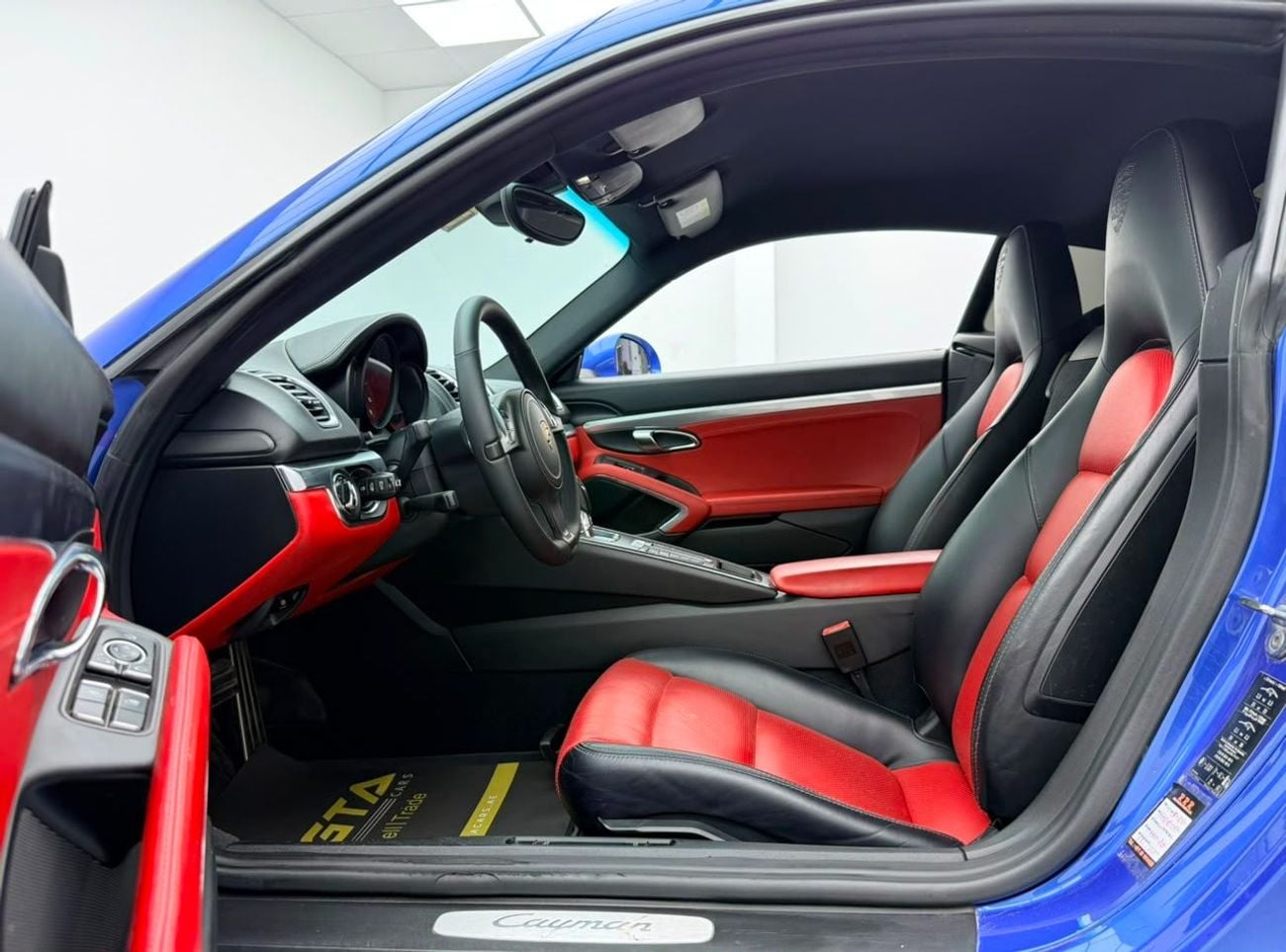 Porsche Cayman STANDARD 2015 Porsche Cayman, Full Porsche Service History, Fully Loaded, Excellent Condition, GCC