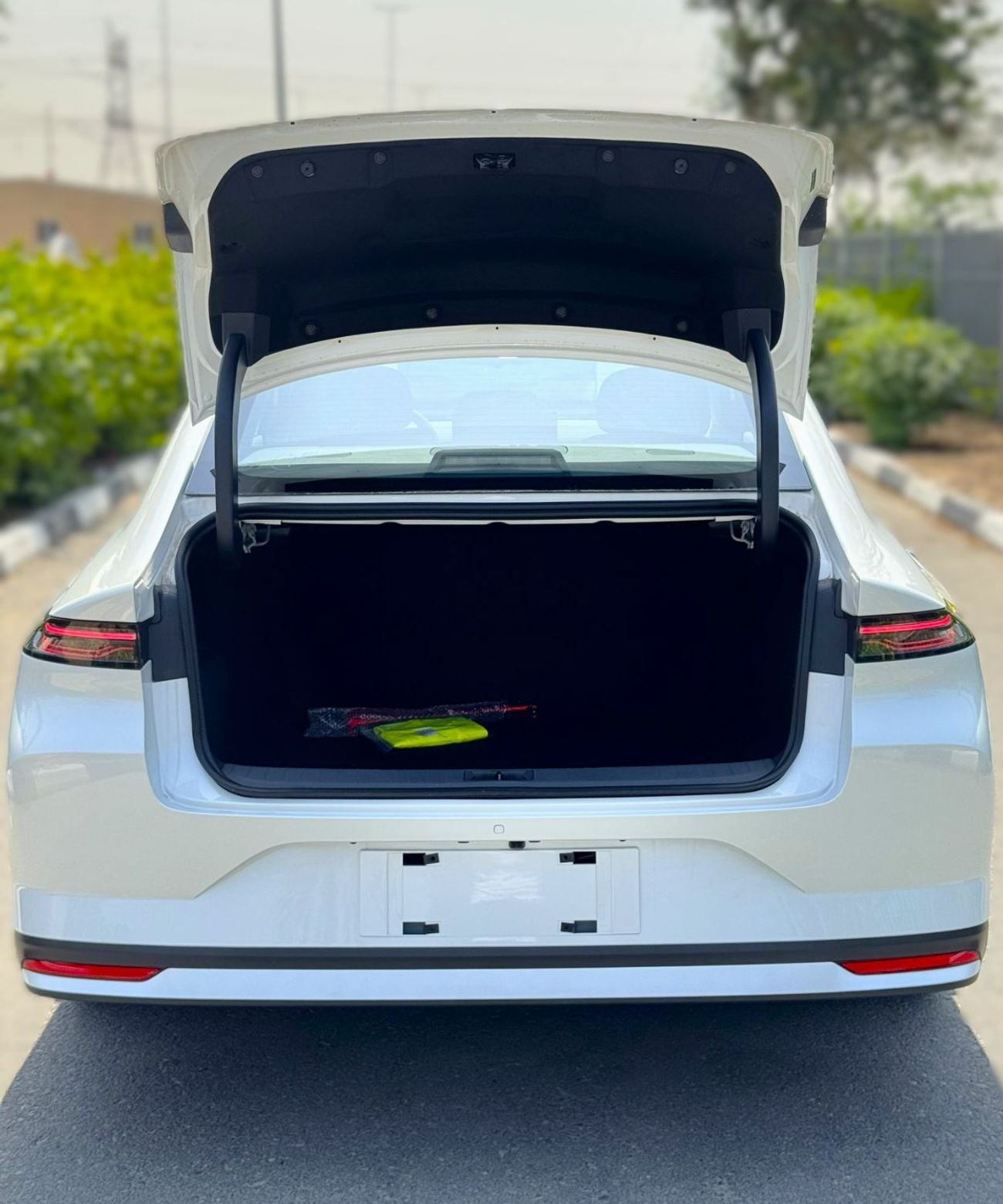 نيسان N6 Nissan N6 180 Max 2025 – Plug-in Hybrid