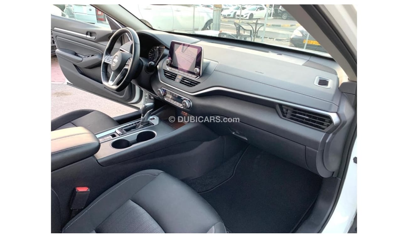 نيسان ألتيما SV