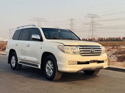 Toyota Land Cruiser Left hand drive ,4.0 liter .V6 ,white ,Color 2011 Model ,only for export available