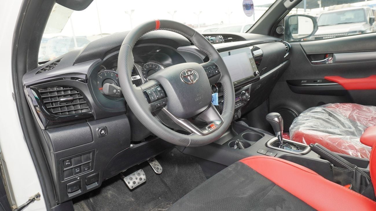 تويوتا هيلوكس GR Sport 4.0L