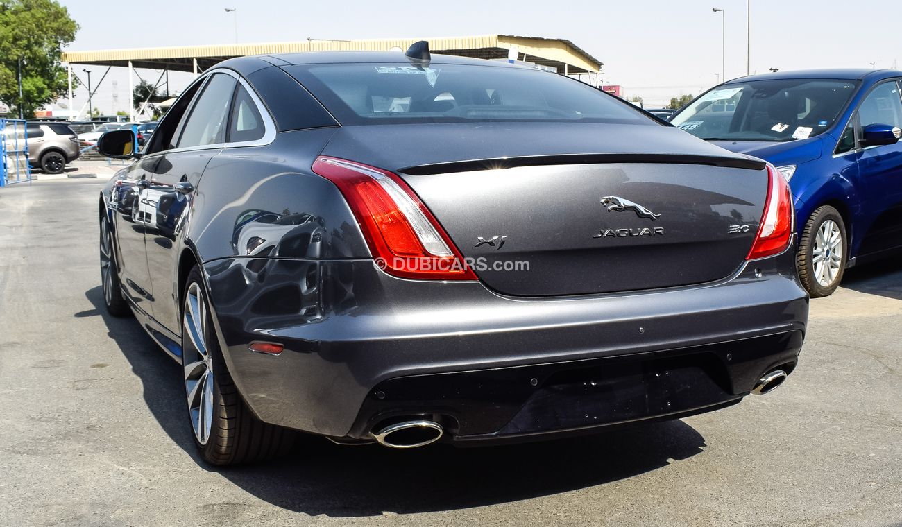 Jaguar XJ 3.0L V6 S/C R-Sport SWB RWD