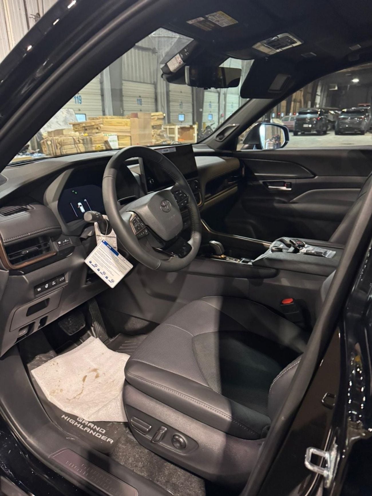 Toyota Grand Highlander PLATINUM HYBRID MAX