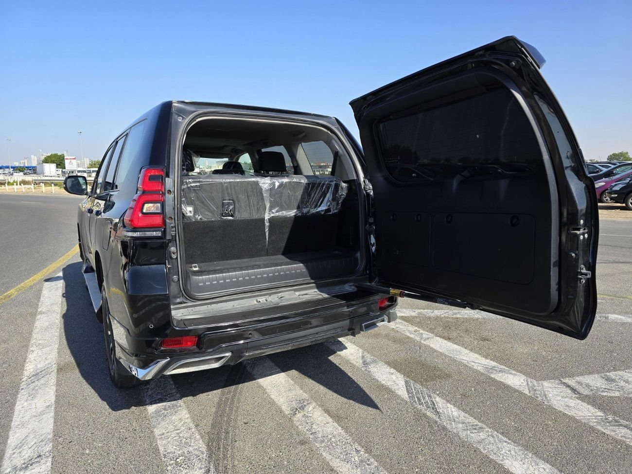 تويوتا برادو 4x4 Diesel Right Hand Drive ( Export Only)