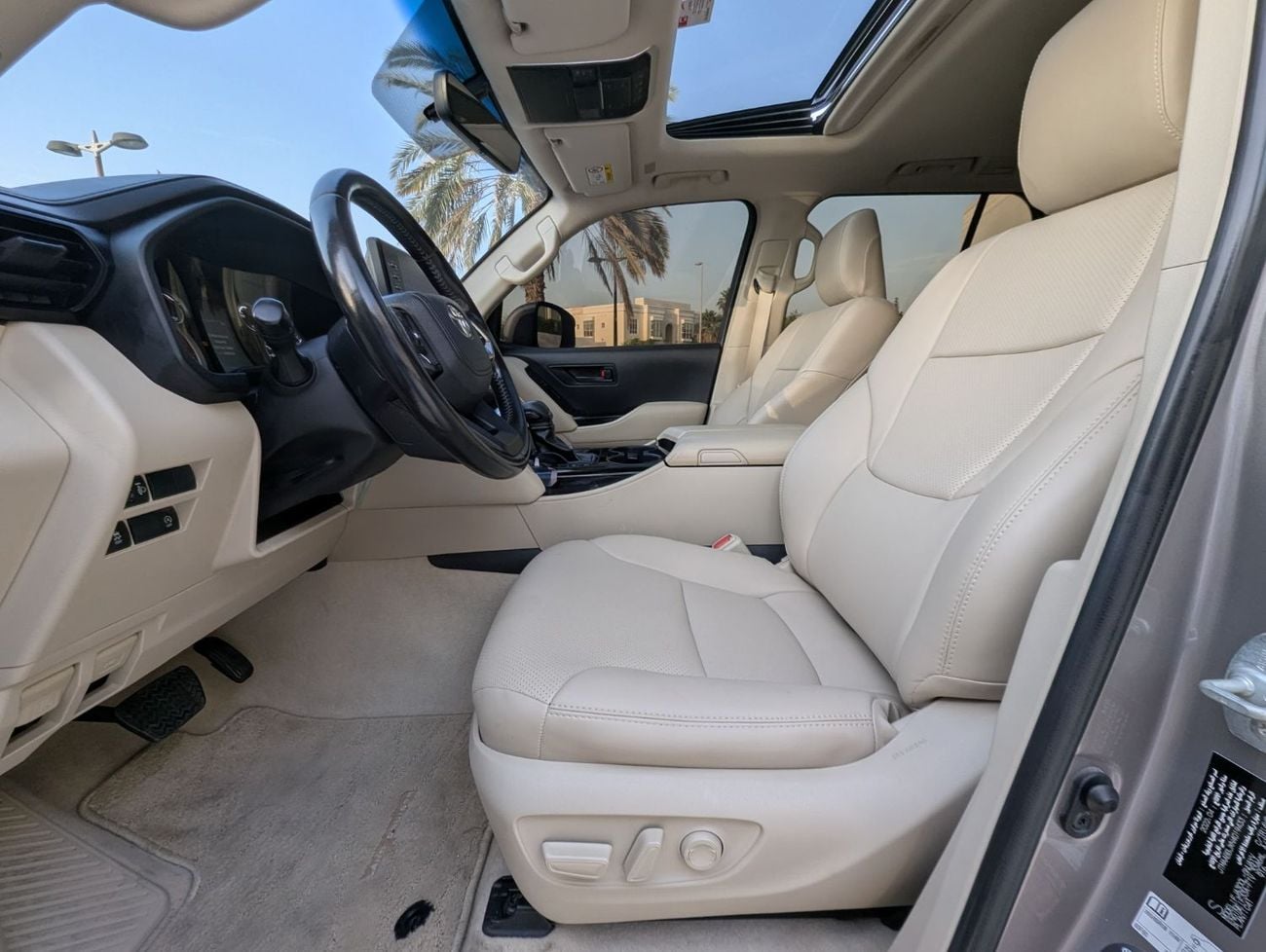 Toyota Land Cruiser GXR Top LHD 2022 MODEL Year 3.3L V6 Diesel Engine Twin turbo colour Brown interior Beige push start