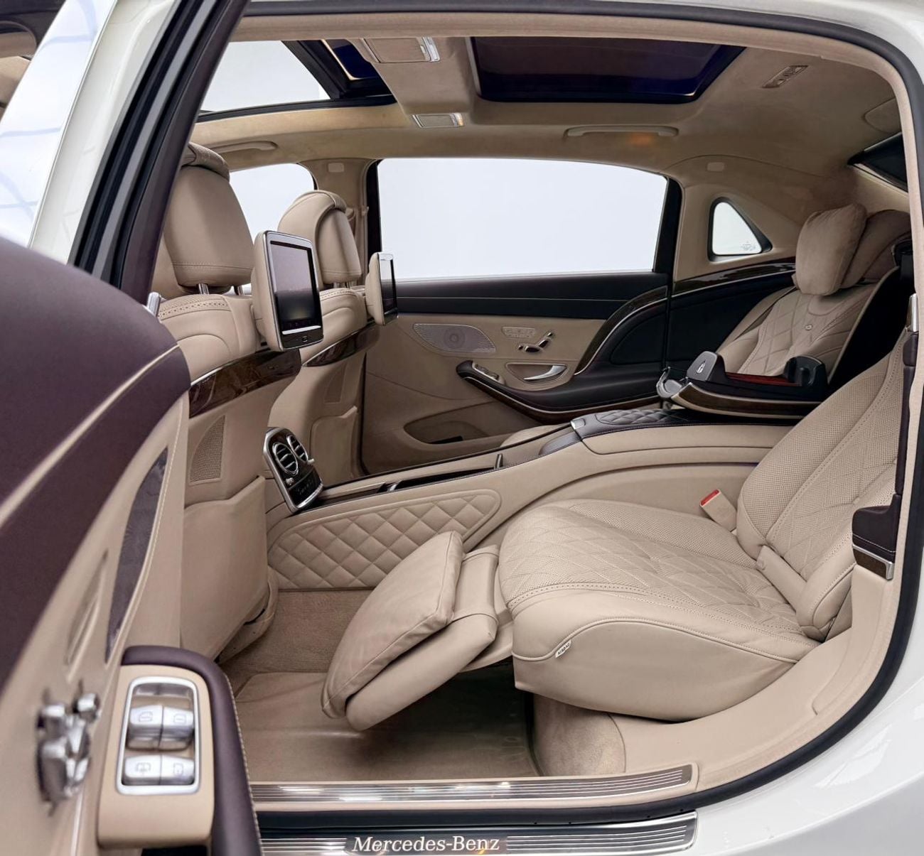 Mercedes Maybach S650 Maybach 2015 Mercedes Maybach S650, Service History, Fully Loaded, Excellent Condition, GCC