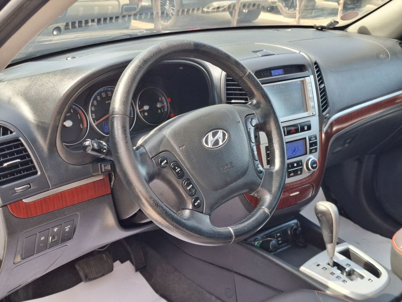 هيونداي سانتا في هيونداي سانتا-فيه 2009