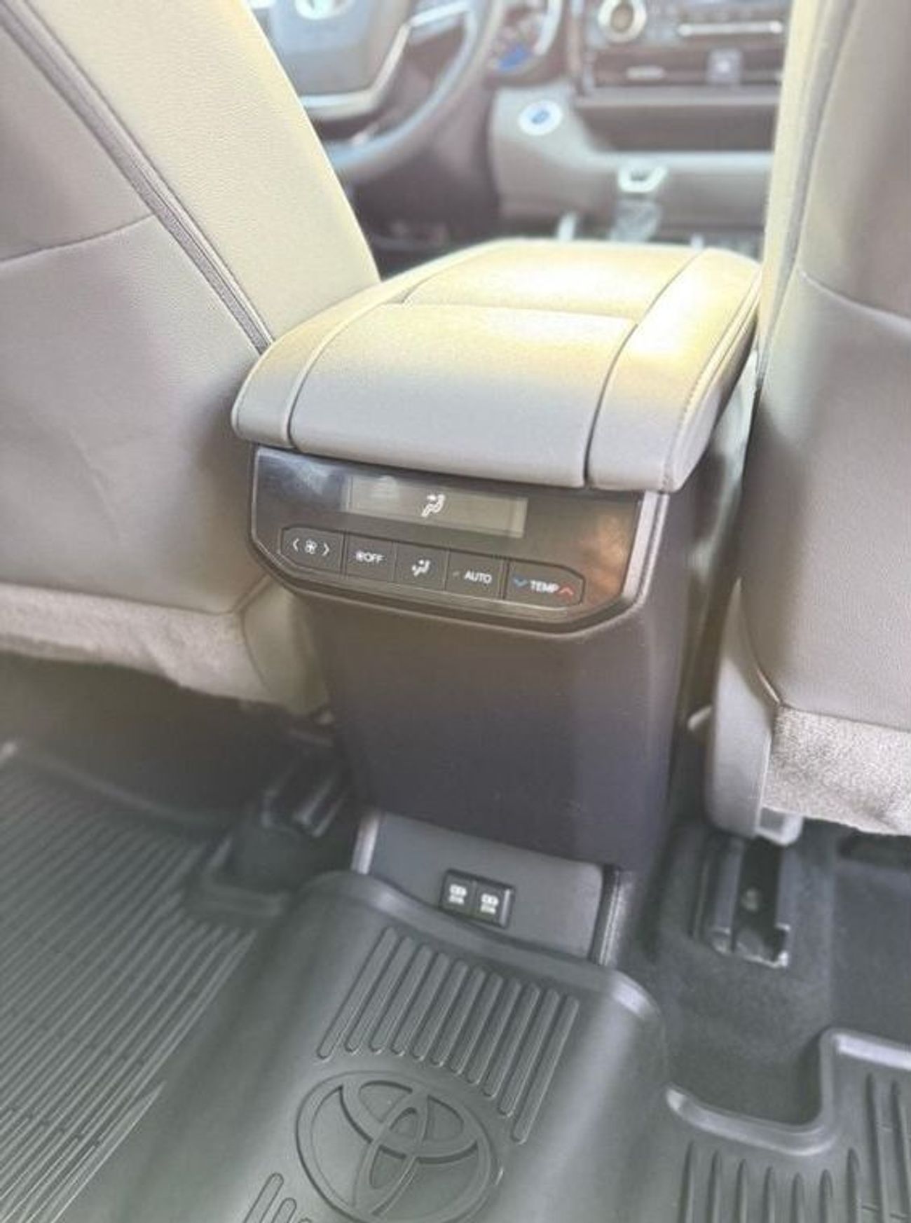 تويوتا هايلاندر Hybrid XLE leather, sunroof