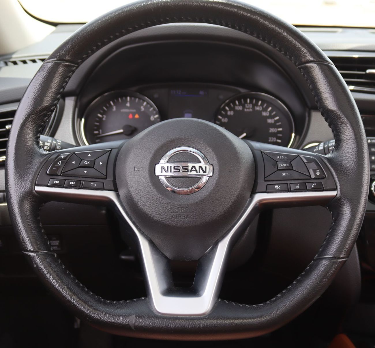 Nissan XTrail SL 2.5L (169 HP) Nissan X-Trail, a GCC car in excellent condition, accident-free, model 2021 with a