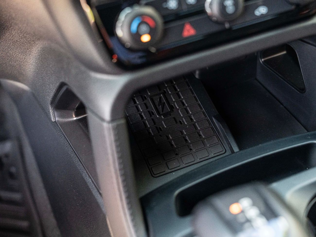 Ford Ranger Raptor AED 3,932 PM • RANGER RAPTOR • ONLY 4,000 KMS • FORD WARRANTY AND SERVICE CONTRACT UNTILL 2029