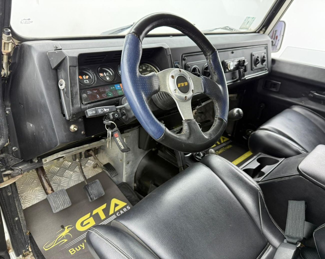 لاند روفر ديفندر 1988 Land Rover Defender ,Excellent Condition ,GCC