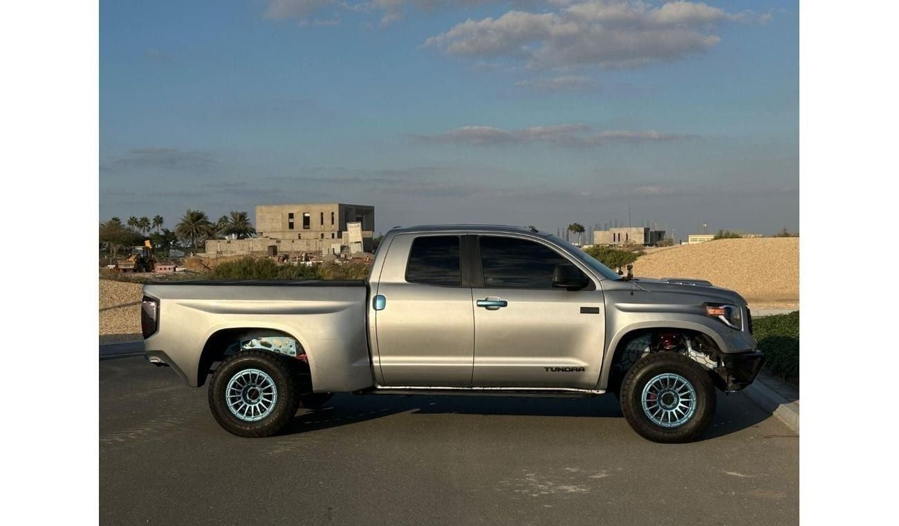 Toyota Tundra Crewmax SR5 5.7L