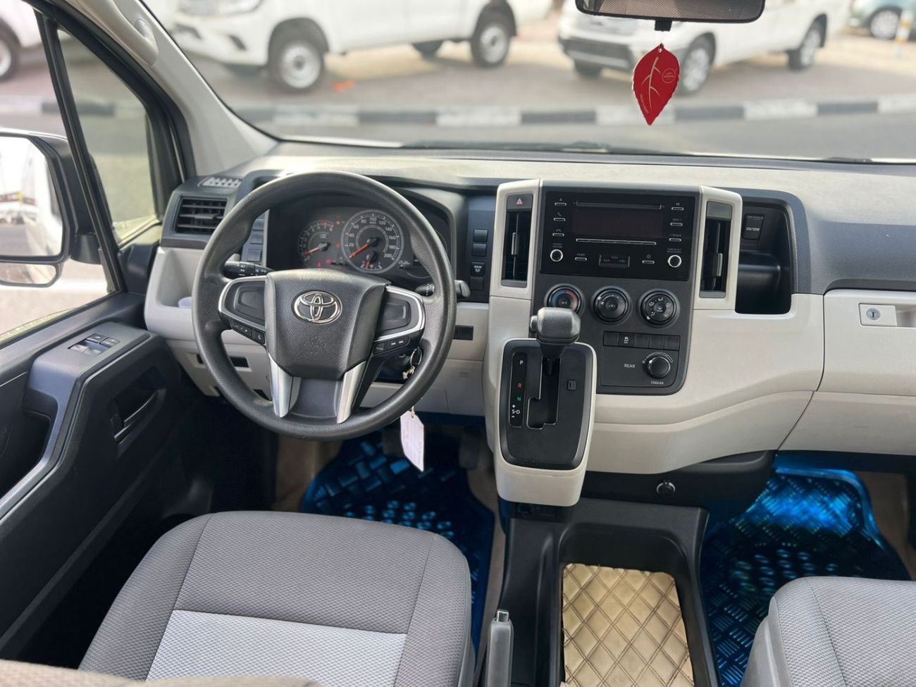 تويوتا هاياس 2023 Toyota Hiace GL 3.5L V6 - GCC - Passenger Full Automatic - Patrol - 13 Seater - No Accident - 8