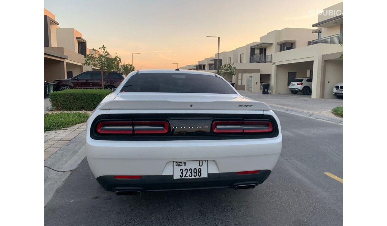 Dodge Challenger SRT8