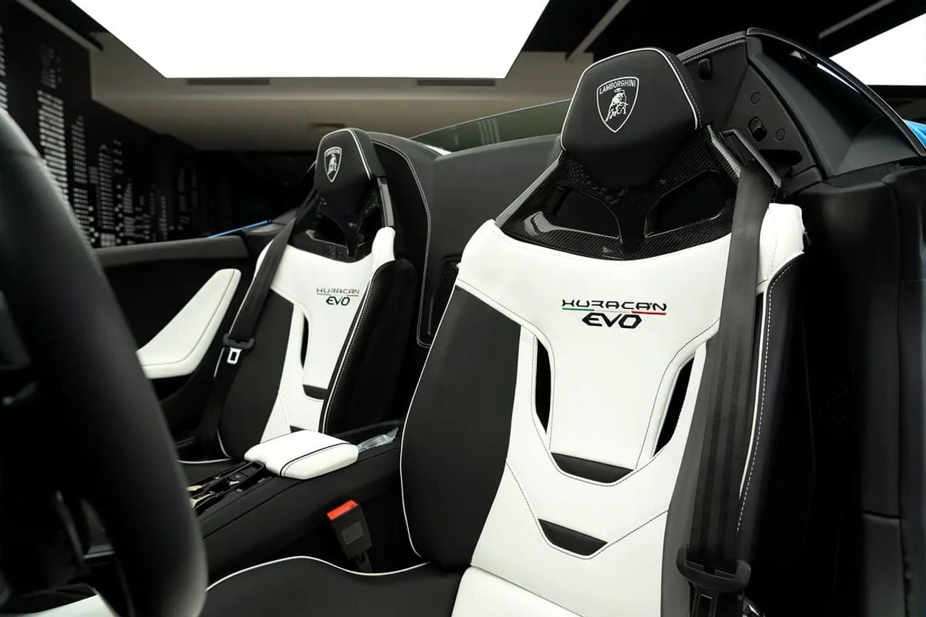 Lamborghini Huracan Evo Spyder LAMBORGHINI | HURACAN EVO SPYDER | BLUE CEPHEUS COLOR | CARBON INTERIOR