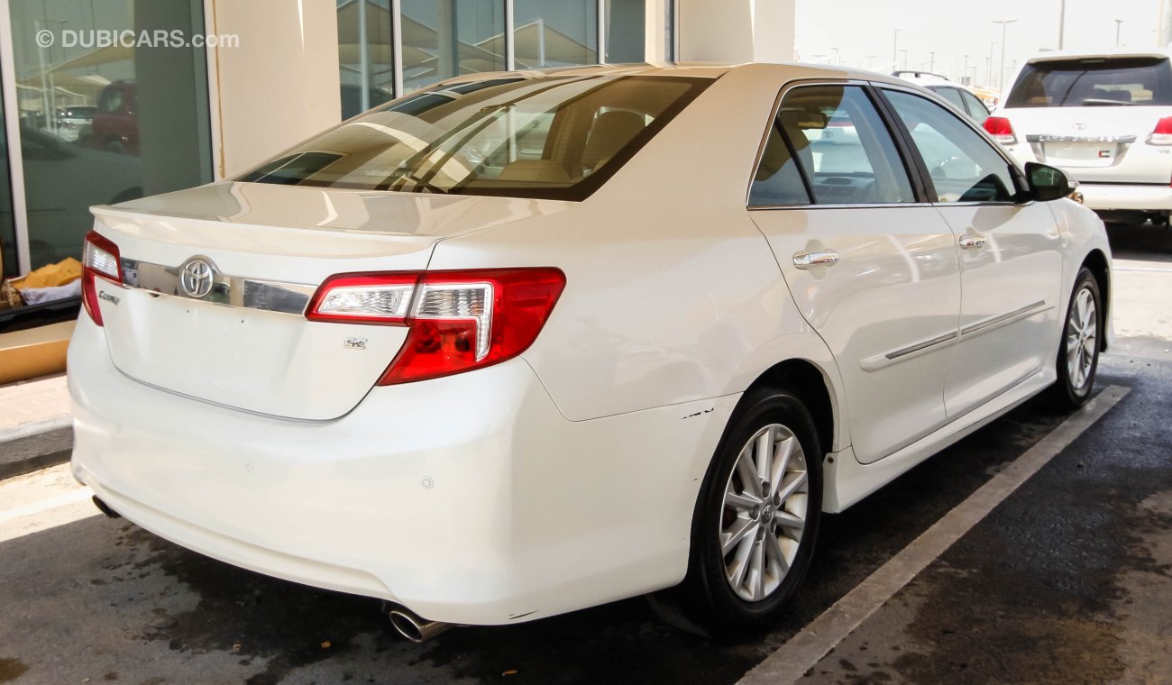 Toyota Camry SE