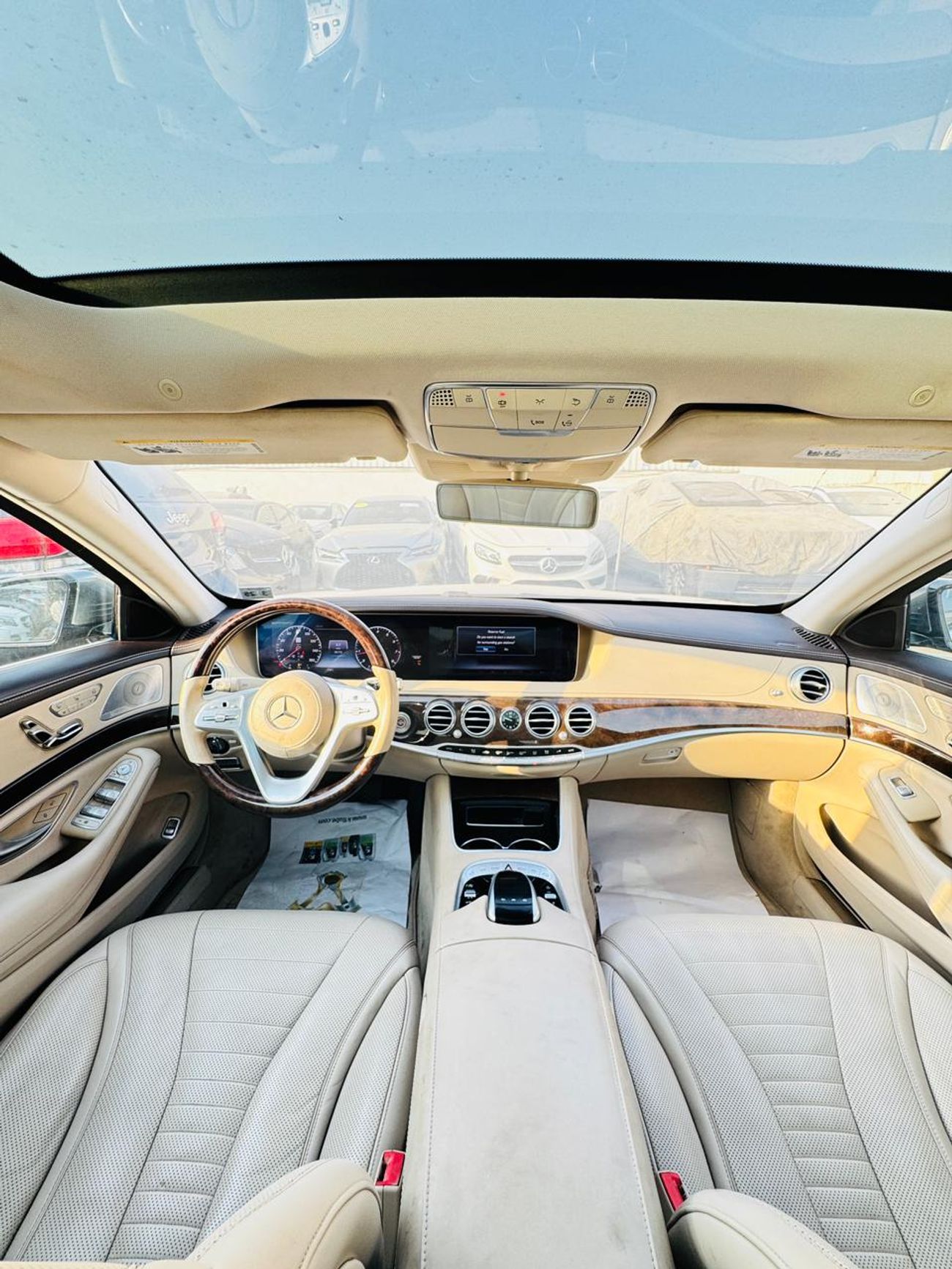 مرسيدس بنز S 560 Std 4.0L (463 HP)