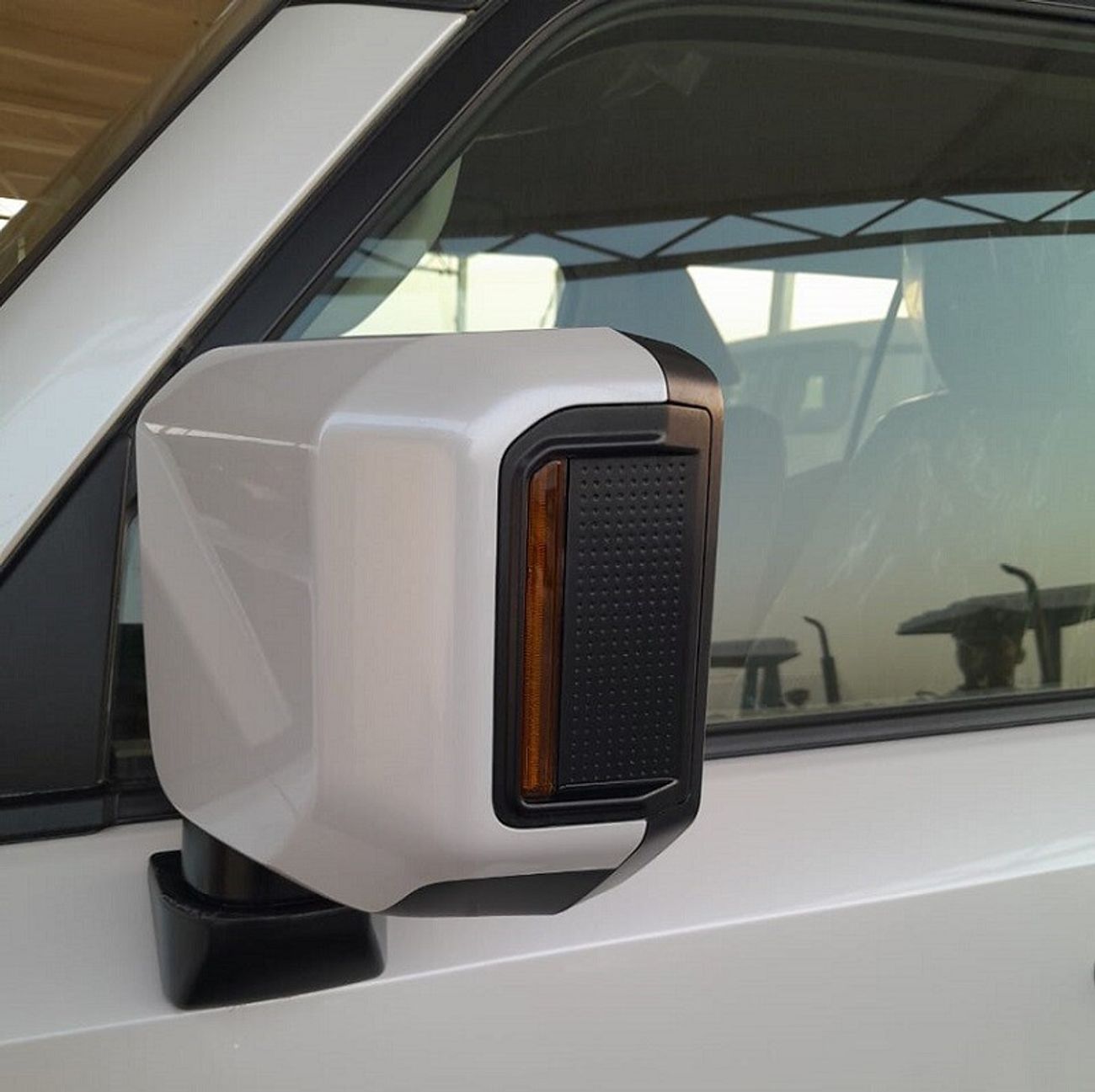 تويوتا برادو 2.8L LIMITED 4X4 (DIESEL)