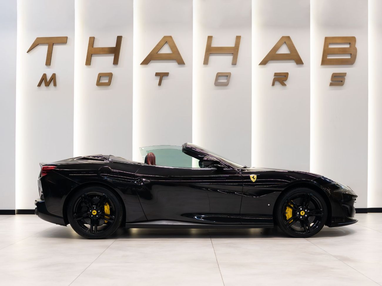 فيراري بورتوفينو 2020 | FERRARI PORTOFINO | GCC | 7 YRS SERVICE CONTRACT FREE | PERFECT CONDITION | LOW MILEAGE