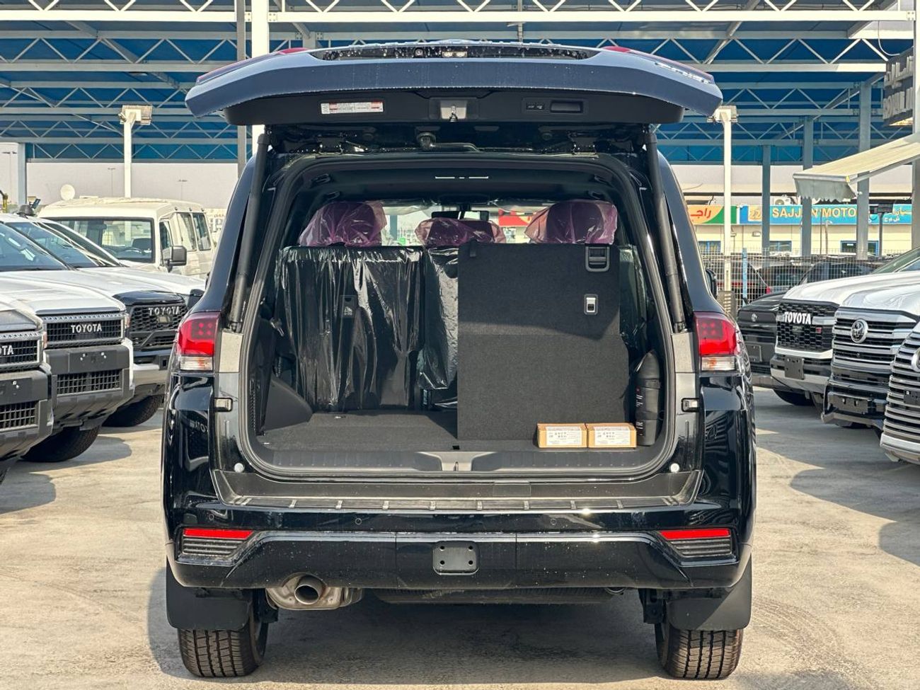 Toyota Land Cruiser GXR 4.0L PTR A/T // 2026 // High Option with DVD&Back Camera , Cooling Seats , Rear Screen // Special Of