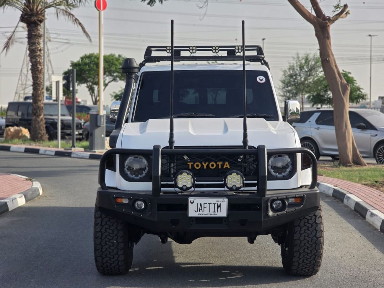 تويوتا لاند كروزر بيك آب -