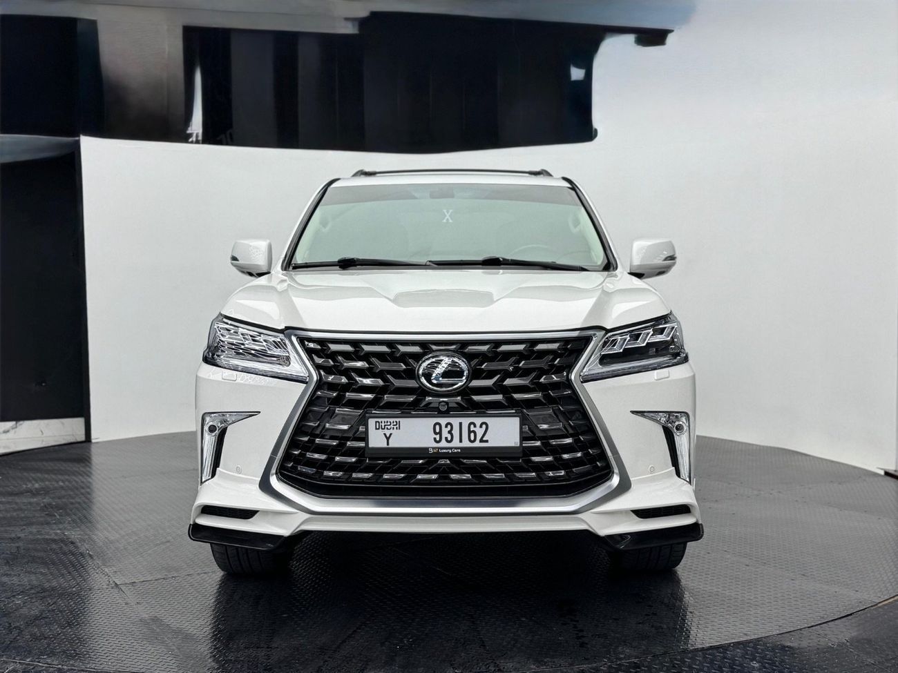 لكزس LX 570 Platinum Interpid 5.7L