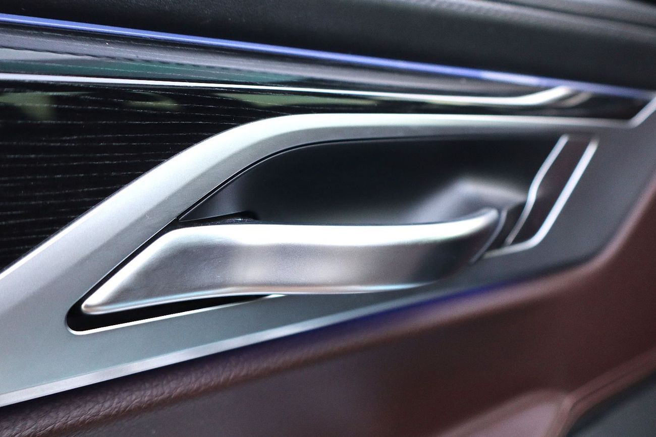 BMW 730Li M Sport 2.0L