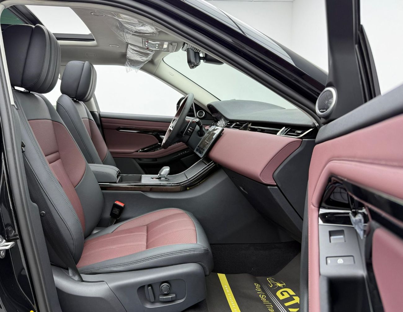 Land Rover Range Rover Evoque P250 2.0L (250 HP)