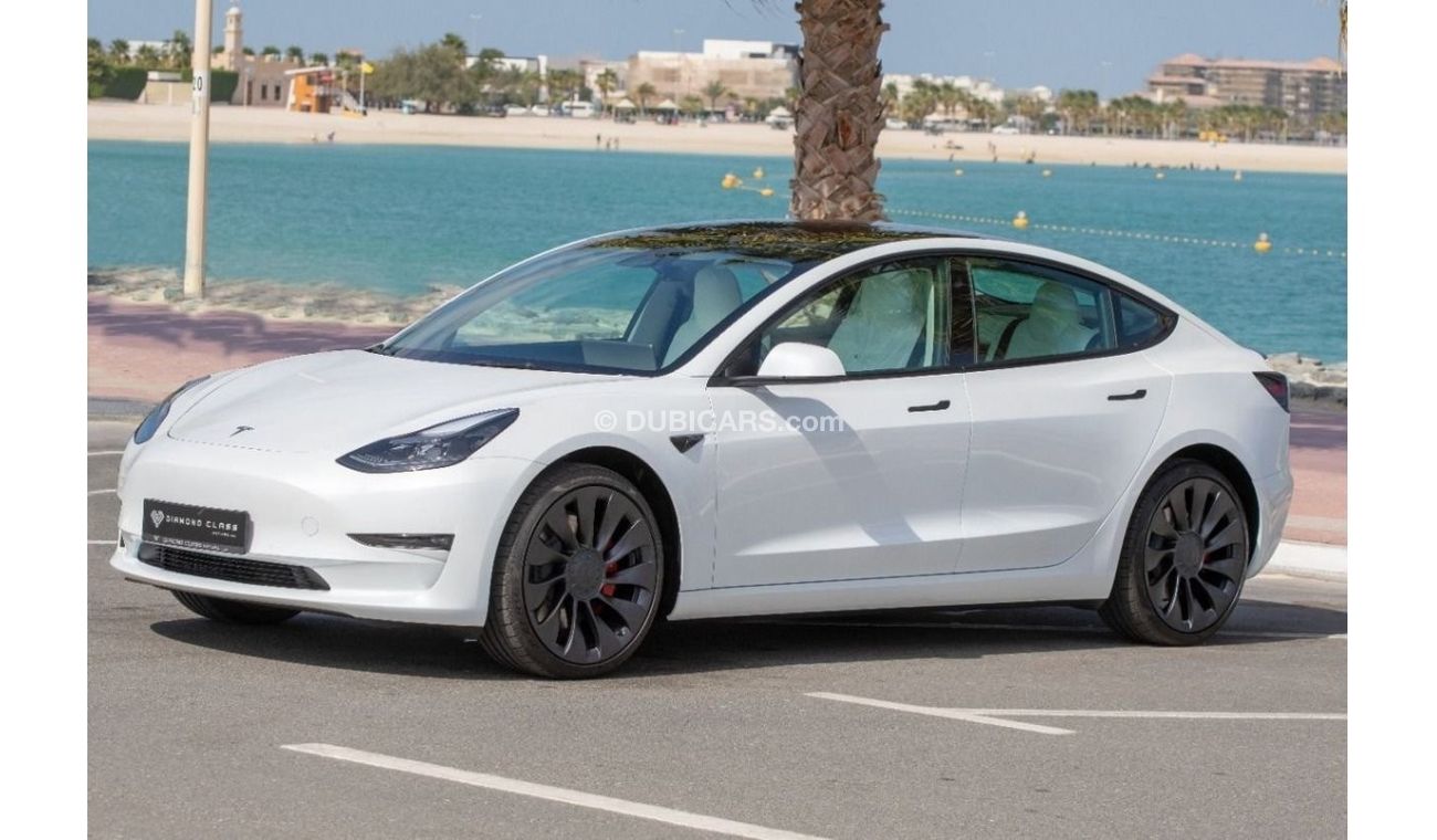Tesla Model 3 Long Range Tesla Model 3 Performance  White Interior  GCC 2022 9,400 KM Auto Pilot AED Under Warrant