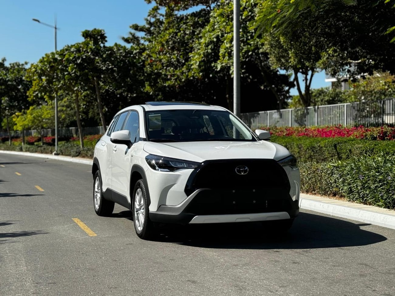 تويوتا كورولا كروس ✨(*Toyota Corolla Cross Hybrid)*✨ *Model*: 2025 *Price*: 76,000 AED *Mileage: 0 km/h *Price does not