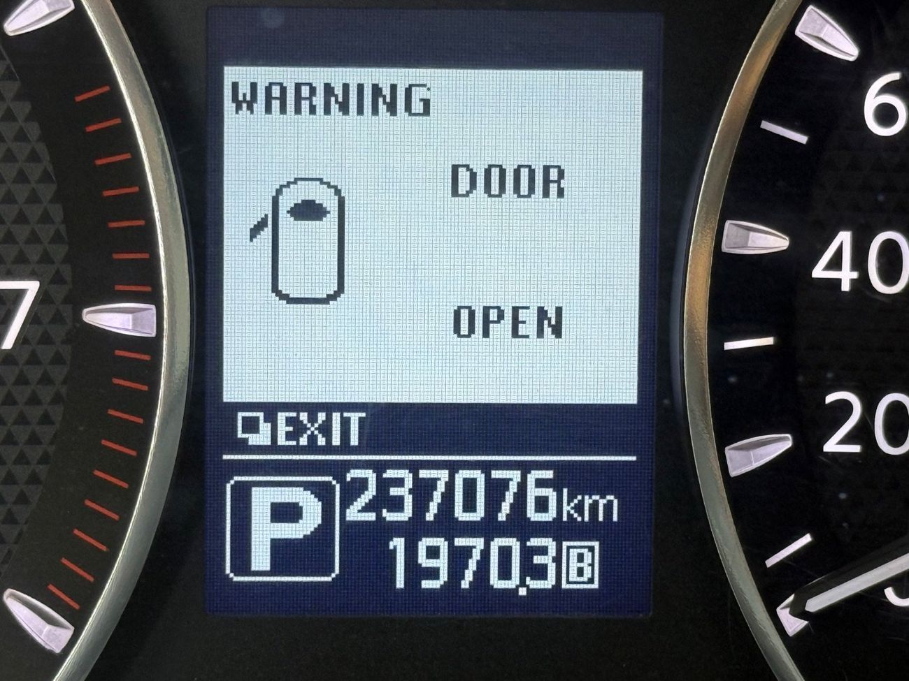 Nissan Patrol LE Platinum 5.6L نيسان باترول ٢٠١٥ بلاتينيوم ٥ كاميرات